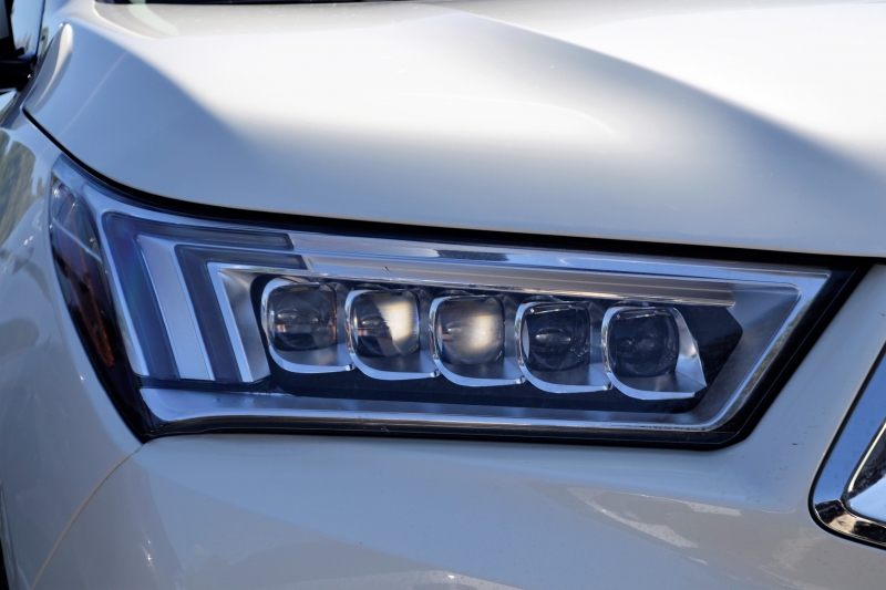 concession-auto-CAUSSOLS-min_acura-headlamp-2834131